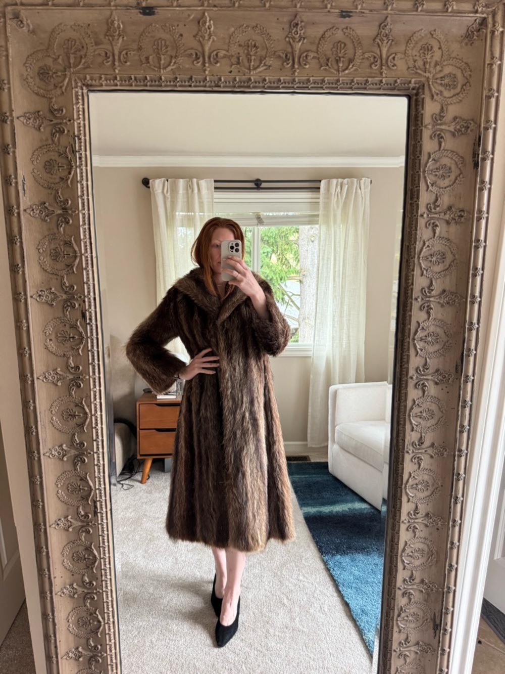 Long Brown Fur Coat - Classic Full-Length Style